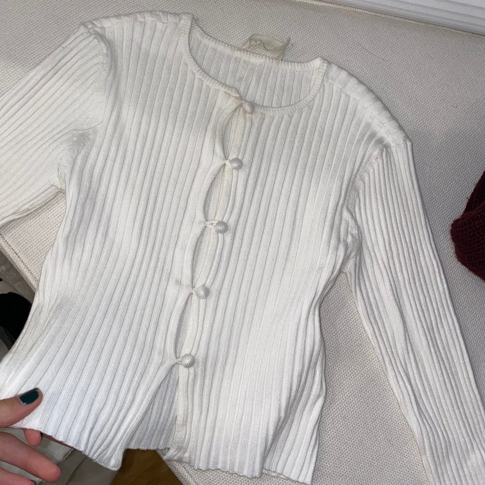 Cute cardigan thingy